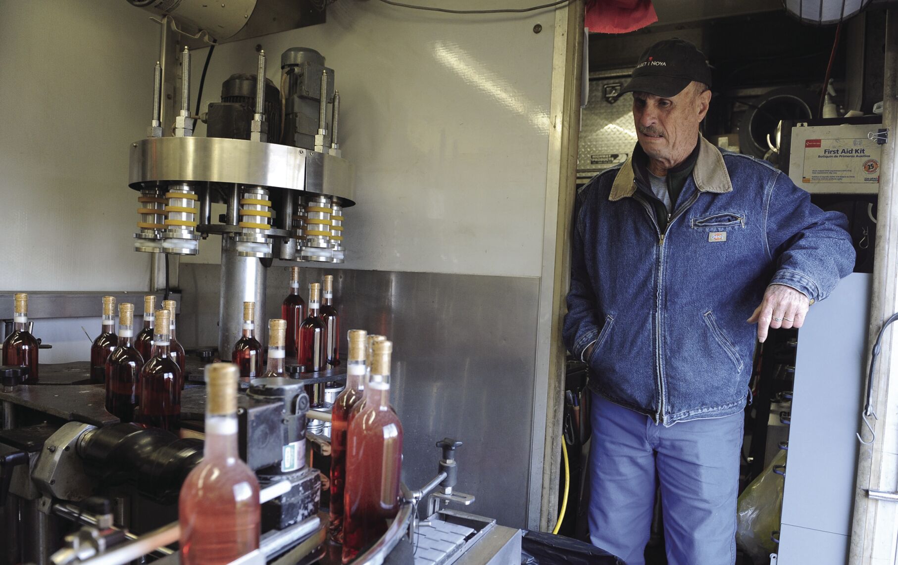 01_10_20_LUCAS_BOTTLING_02.JPG